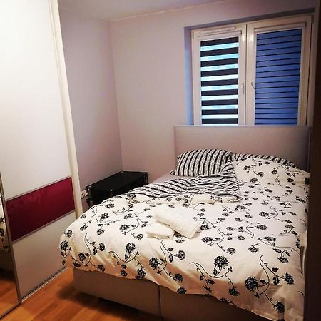 Apartament Luxbibi Apartment Жешов Екстериор снимка
