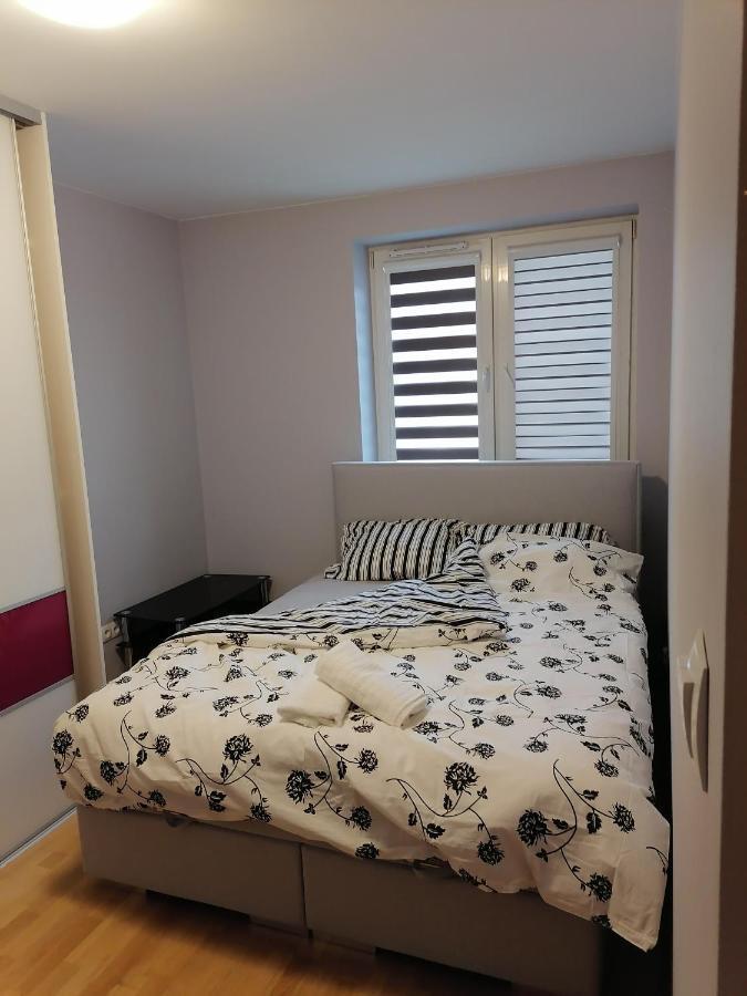 Apartament Luxbibi Apartment Жешов Екстериор снимка
