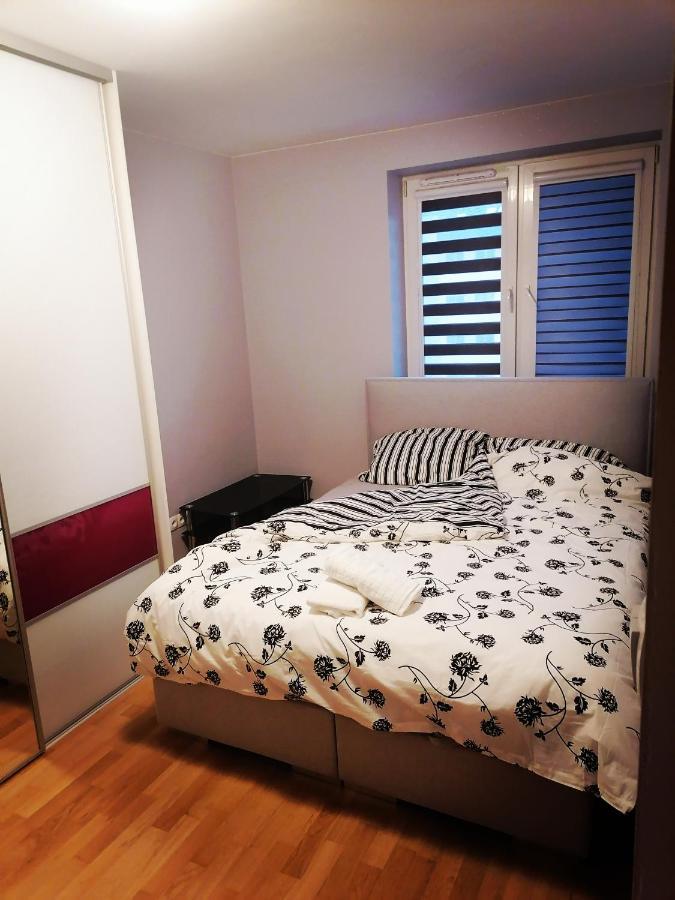 Apartament Luxbibi Apartment Жешов Екстериор снимка