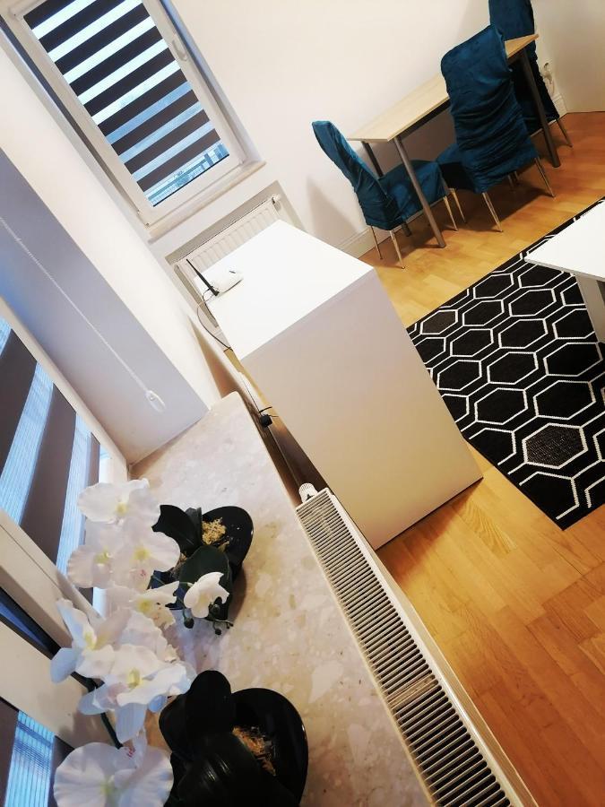 Apartament Luxbibi Apartment Жешов Екстериор снимка